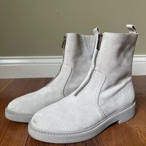 Andre Assous Vernon Bootie Women's Size 8.5M Taupe Water Resistant Ankle Boot